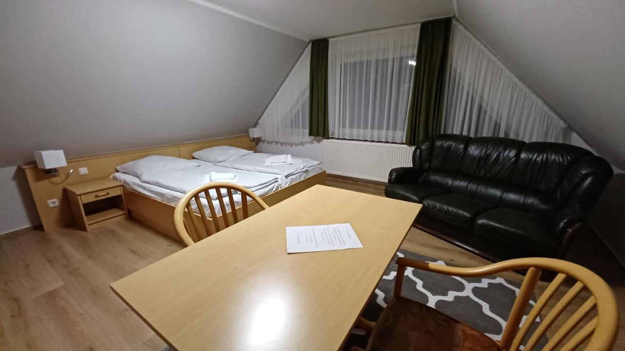 Haus Waldesruh Отель Петерсдорф
