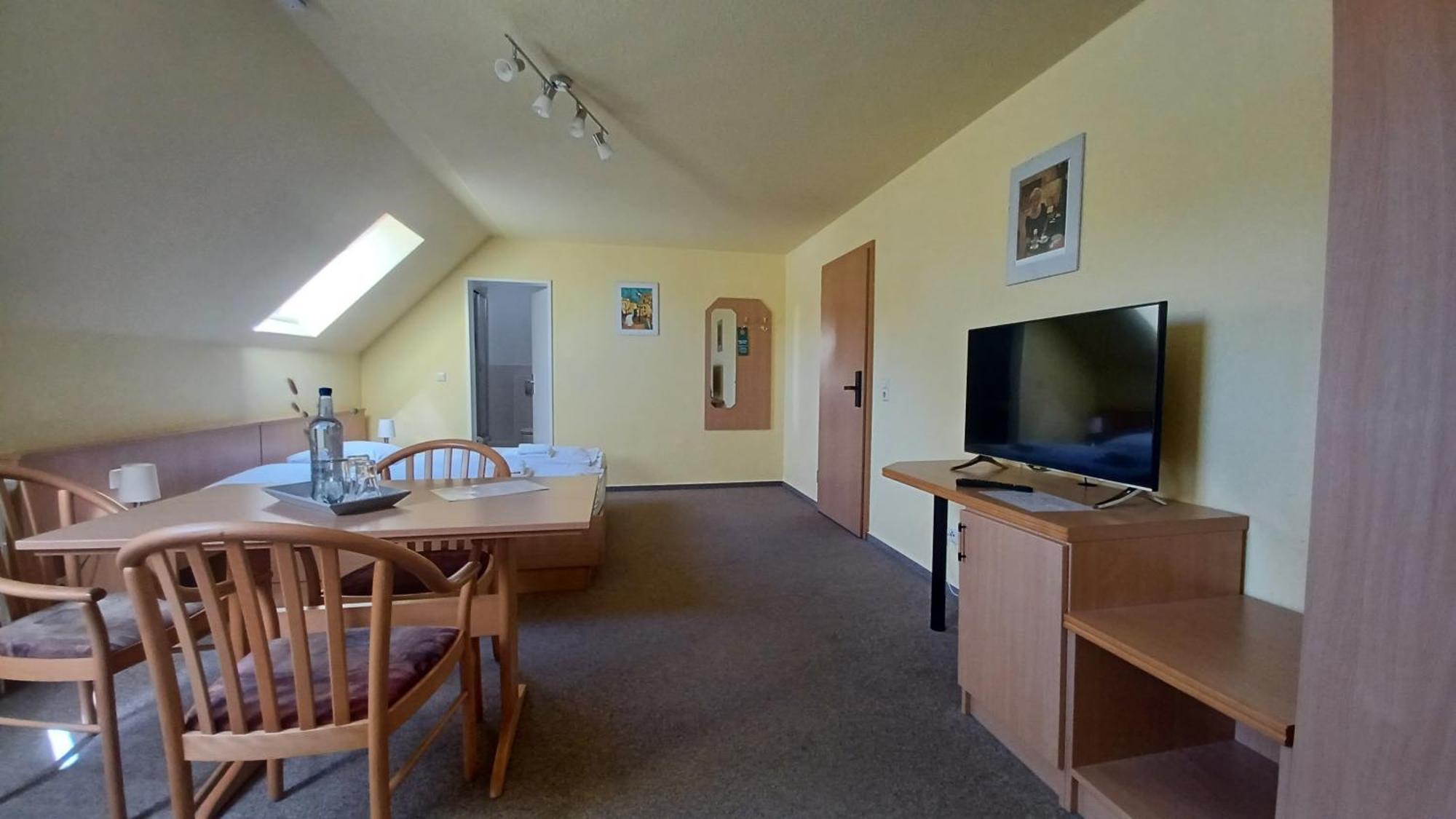 Haus Waldesruh Отель 3*